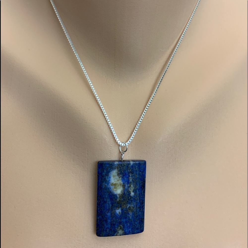Silver plated necklace with lapis lazuli stone